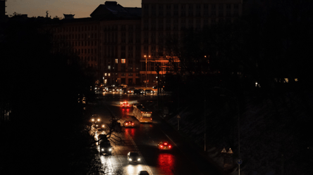 Графіки відключень світла у Харкові — в ОВА пояснили особливості - 285x160