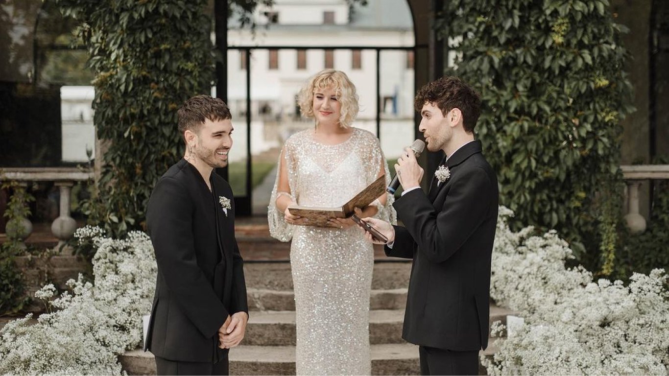 Победитель "Евровидения" вышел замуж: фото с ЛГБТК+ свадьбы