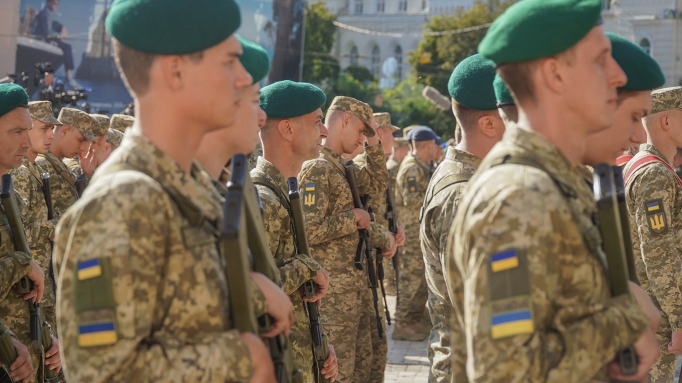 Багатодітному батьку відмовили у звільненні з війська, рішення суду