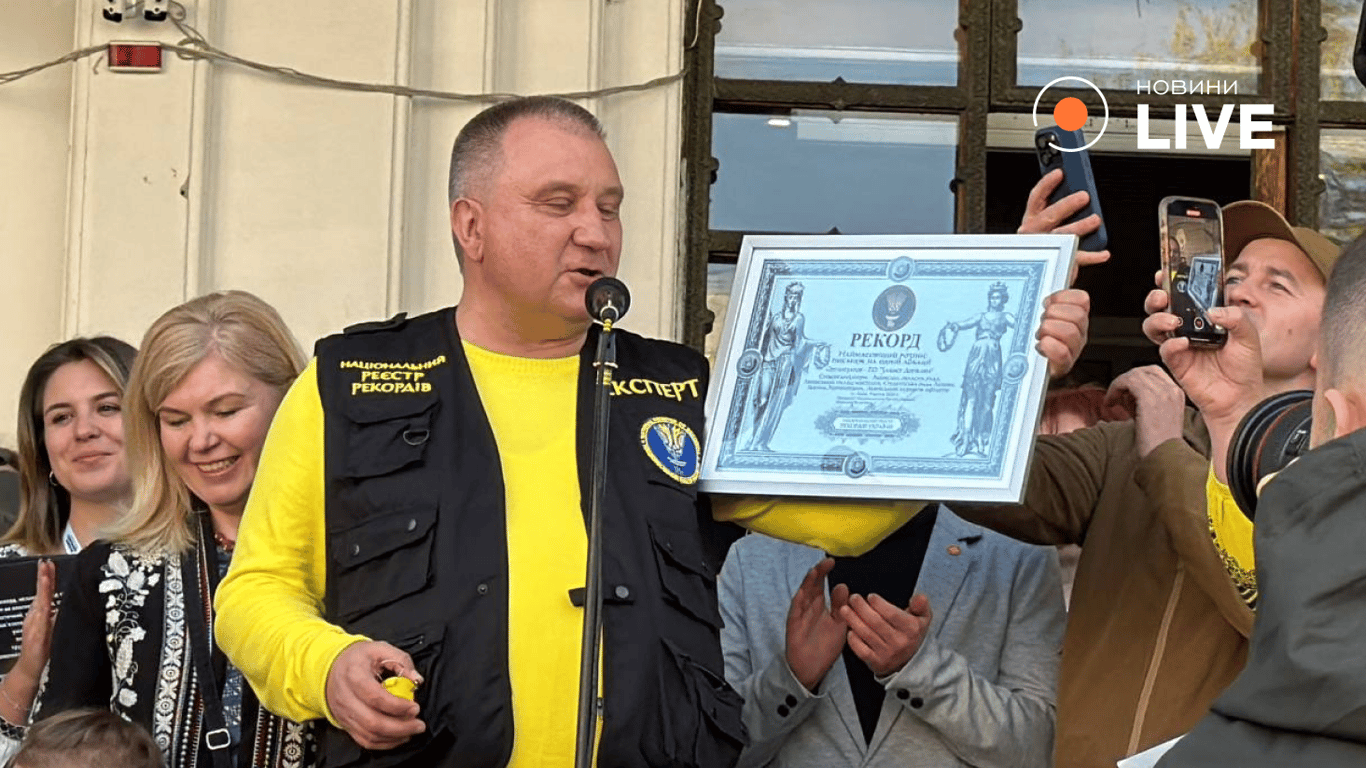 У Львoвi вcтaнoвили peкopд iз poзпиcу пиcaнoк