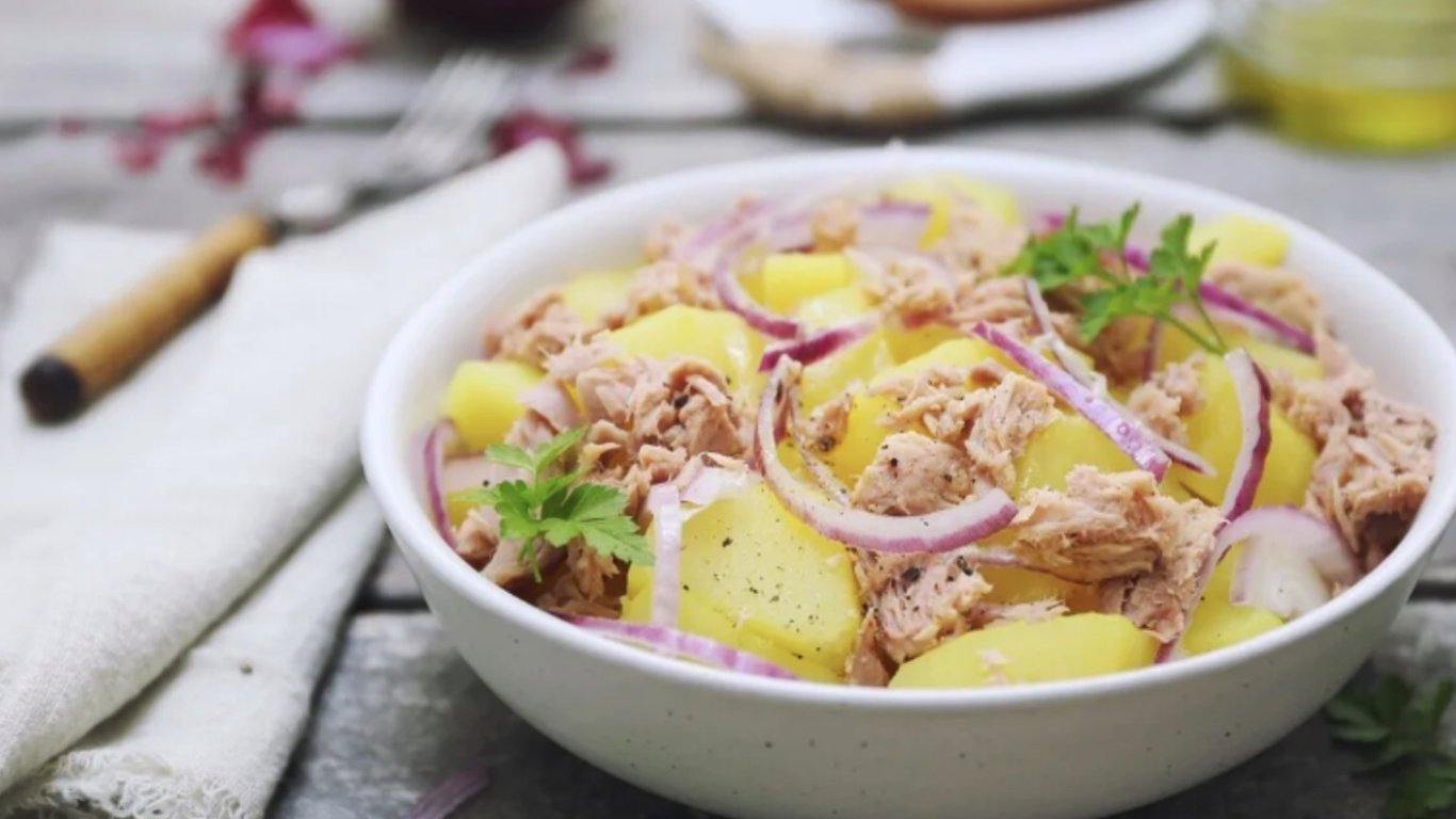 Рецепт сытного салата за 10 минут: вместо ужина для похудения