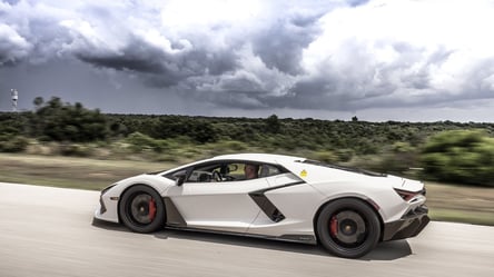 Скільки коштує замінити моторну оливу в Lamborghini - 285x160