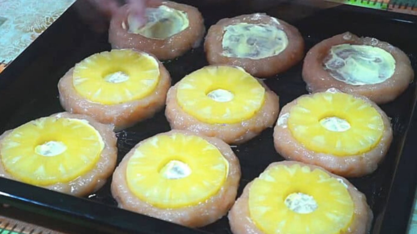 смачні курячі котлети з ананасом