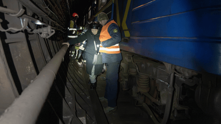 В Киеве во время остановки поездов из метро вывели более 500 человек - 285x160