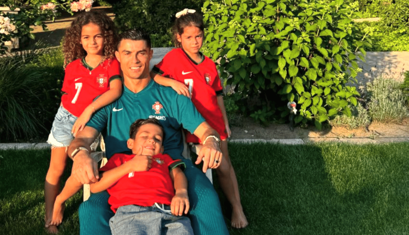 Наречена Роналду замилувала його ніжним фото з донечкою - фото 2