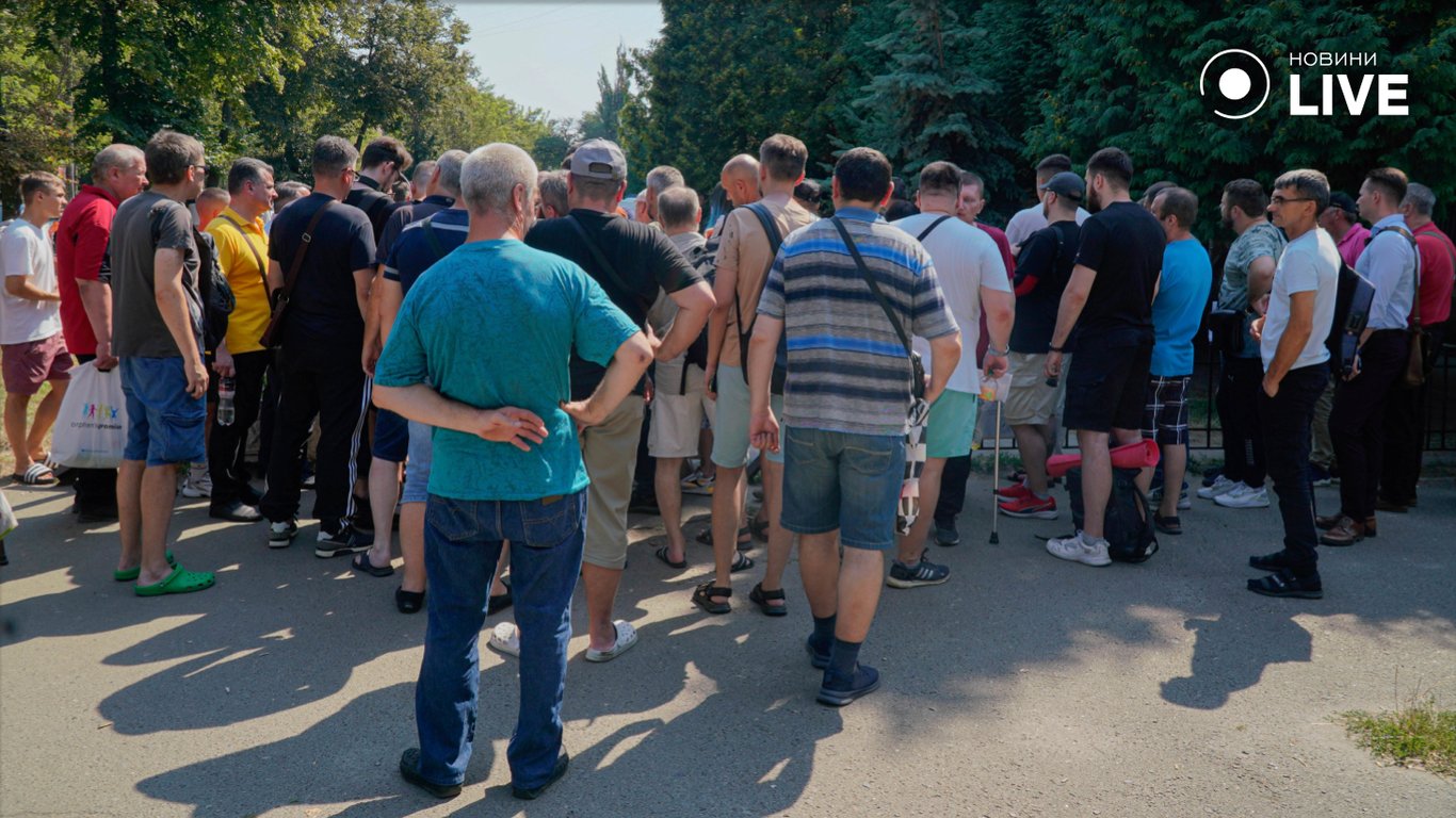 Недоліки електронної черги на оновлення даних в ТЦК — коментар Міноборони