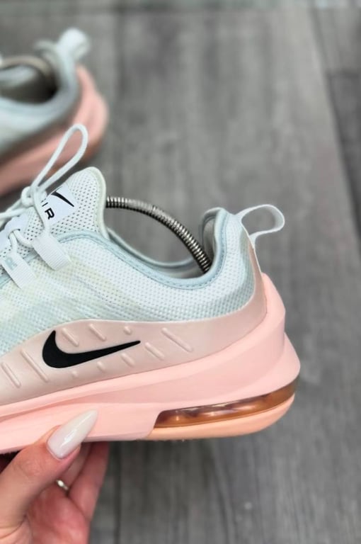 У петельки на взутті є своє призначення