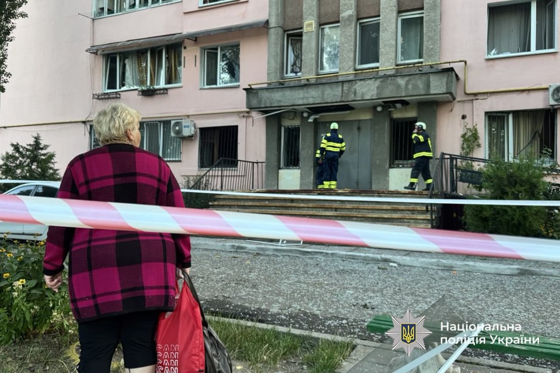 Місце влучання після обстрілу Черкас російськими військами