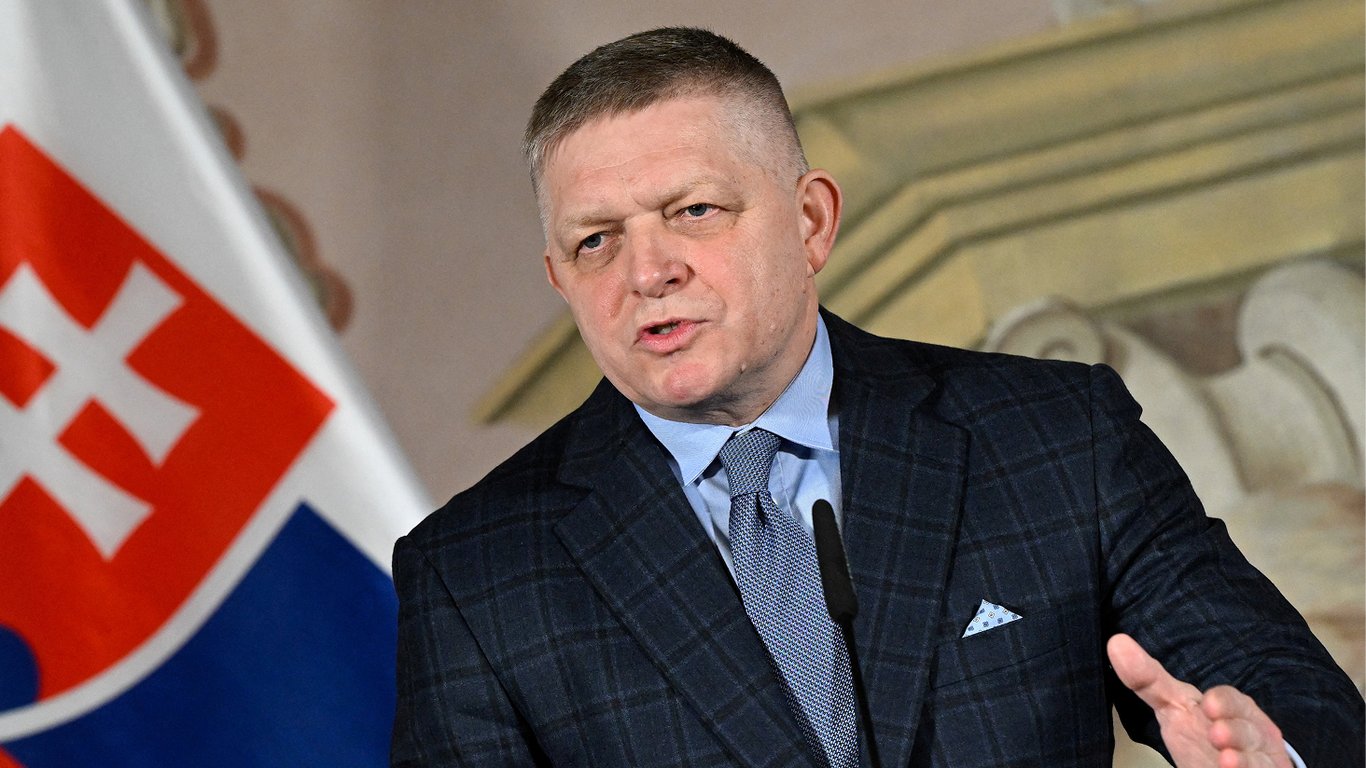 Фицо поддержал кандидатуру Орбана накануне выборов в Венгрии