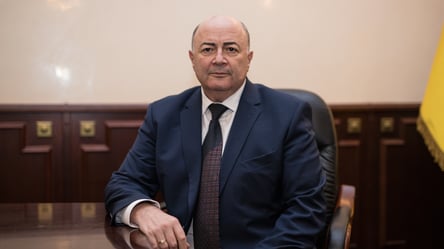 Ушел по собственному желанию: первый заместитель Труханова уволен - 285x160