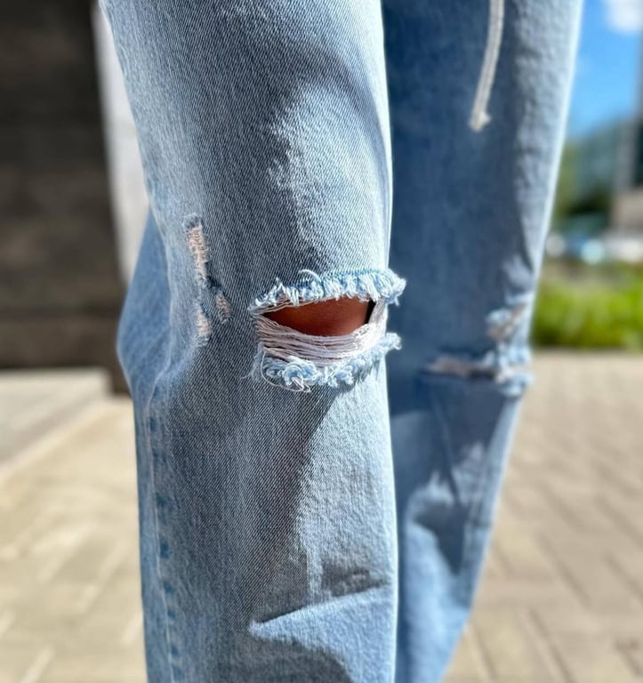 Джинси з дірками краще залишити в минулому