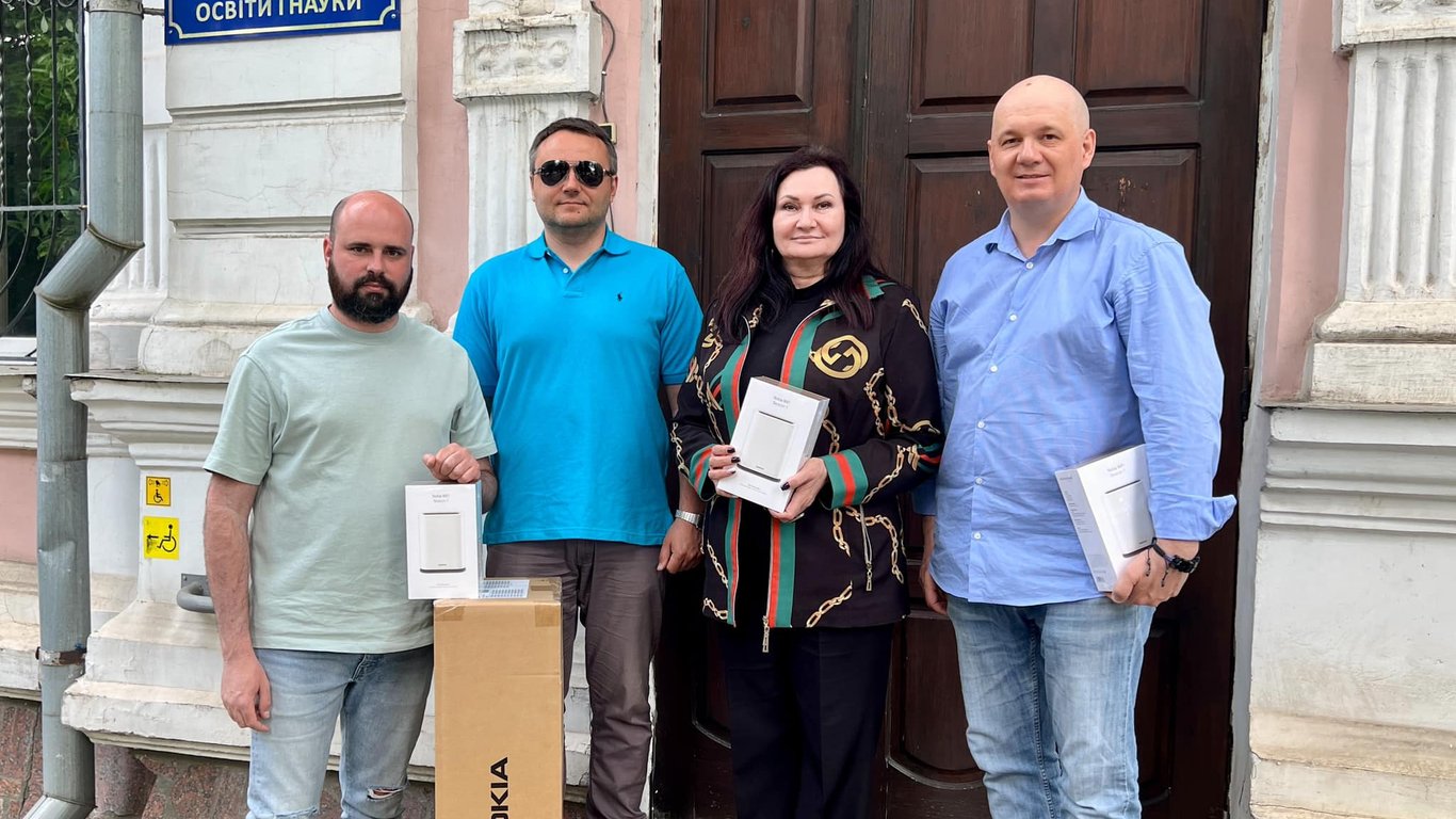 Зв'язок в укриттях: Миколаївщина отримала 150 роутерів