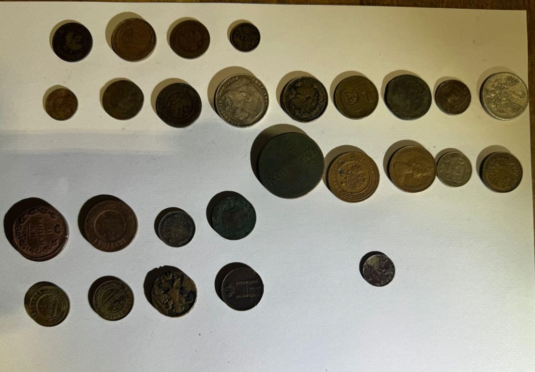 Антикварні монети на кордоні