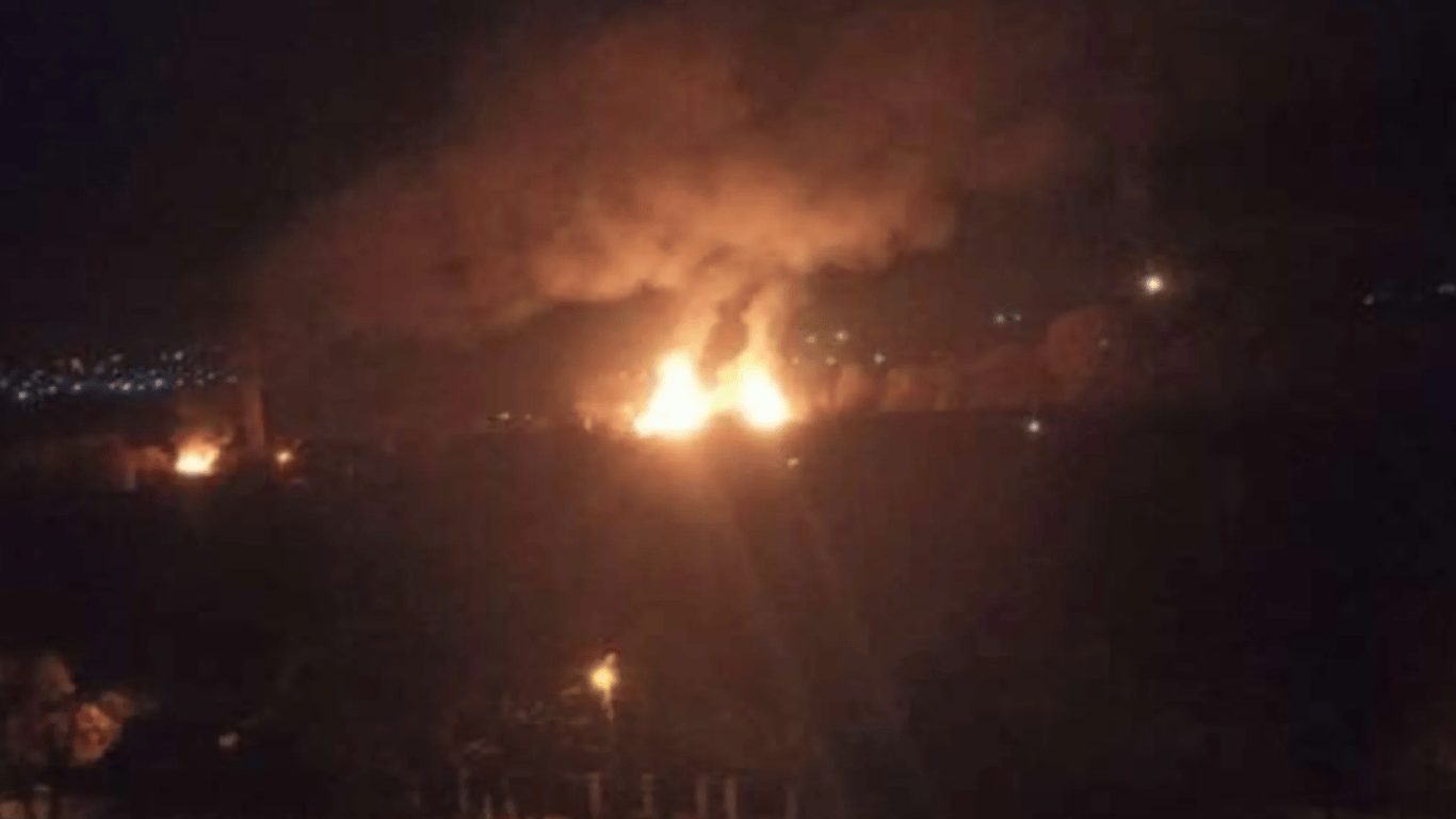 Мощные взрывы во Львовской области сейчас 3 ноября — "шахеды" добрались до запада