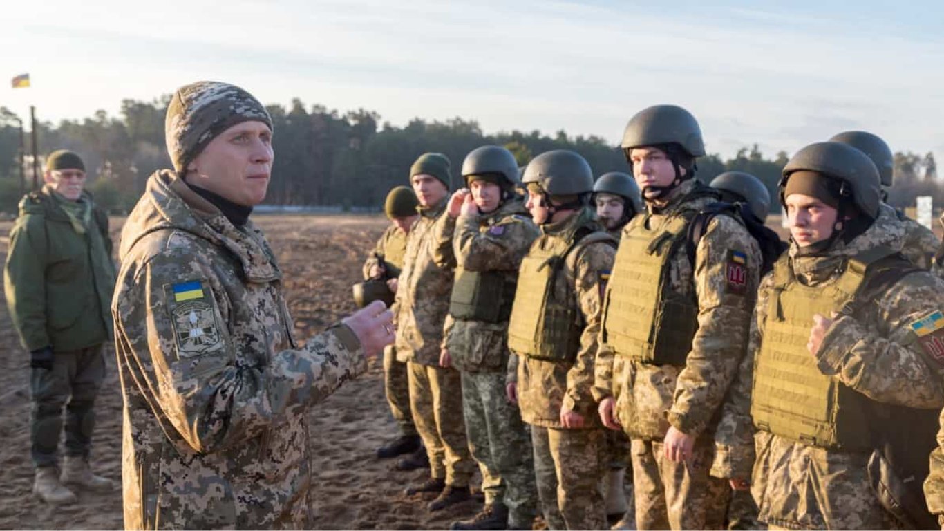 Контракт із ЗСУ для 18-24-річних — як проходить підготовка новобранців до війни