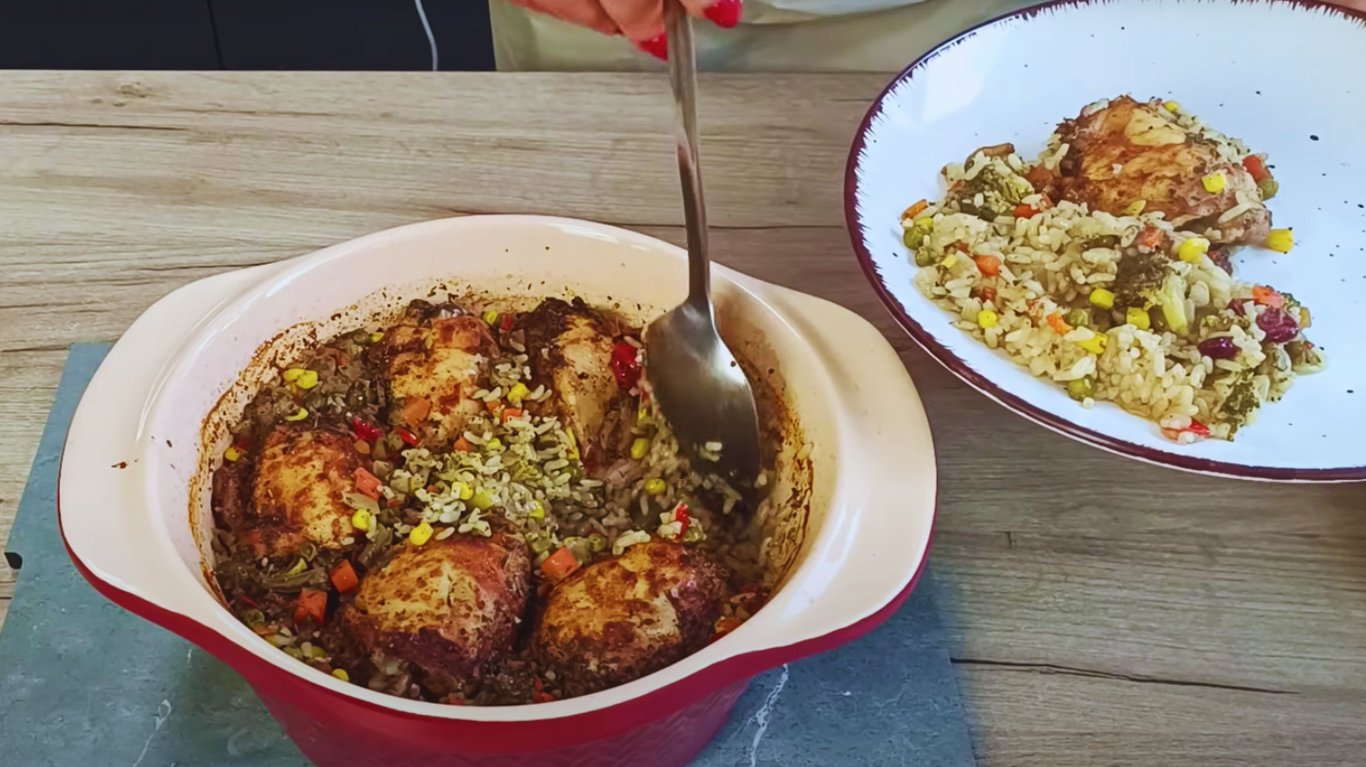 One-pot baked chicken and rice with veggies