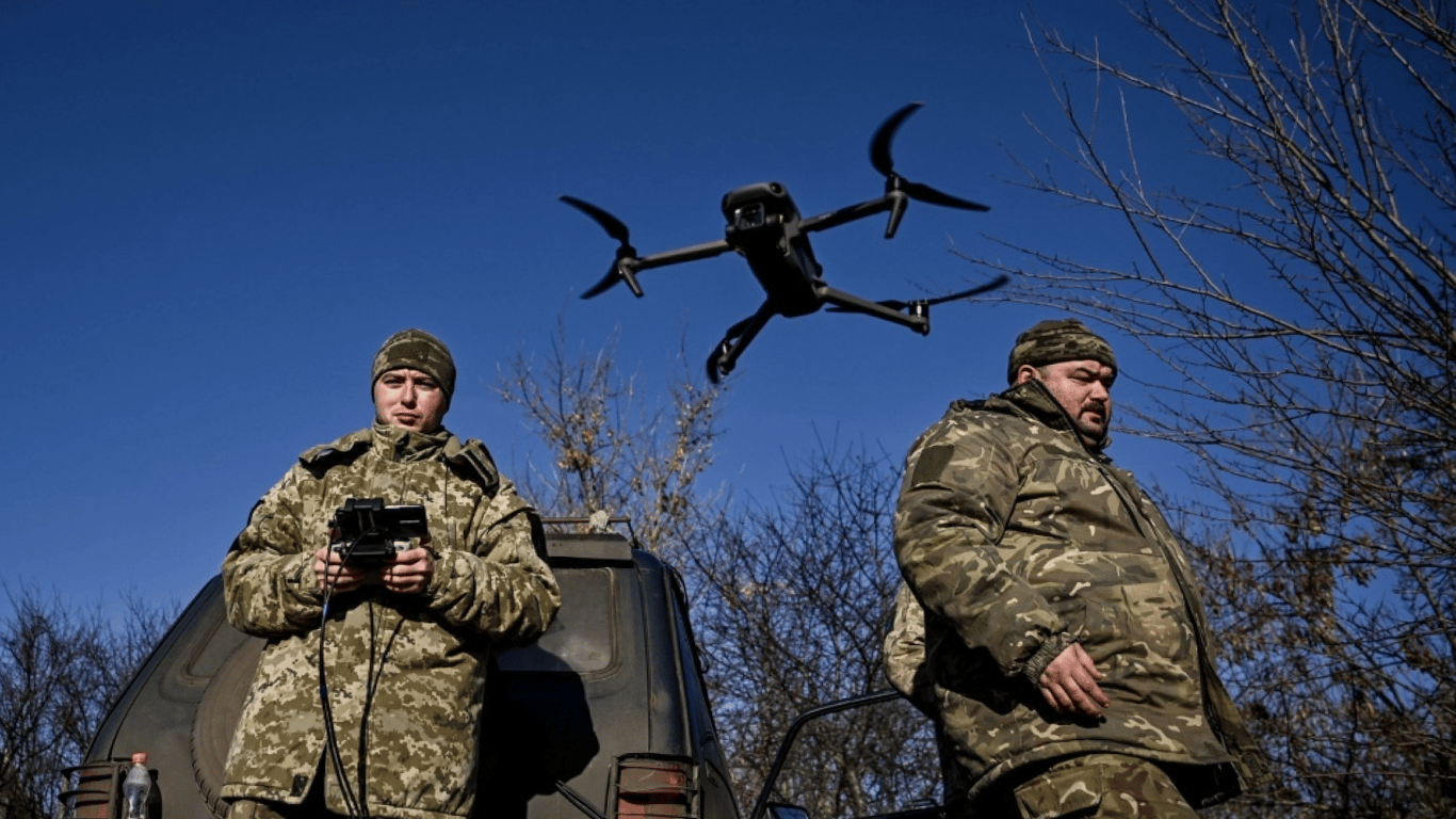 Батько 13-ти прийомних дітей розповів, як опинився на фронті разом із сином