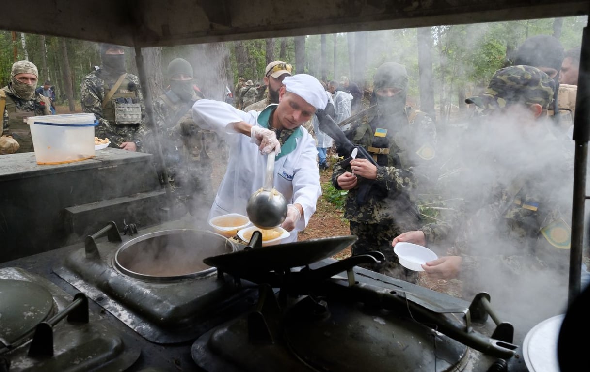 Как устроиться поваром в "Азов" - обязанности, требования, условия