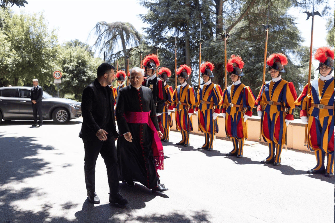 Ватикан для переговорів з РФ — про що Зеленський говорив з Папою - фото 2