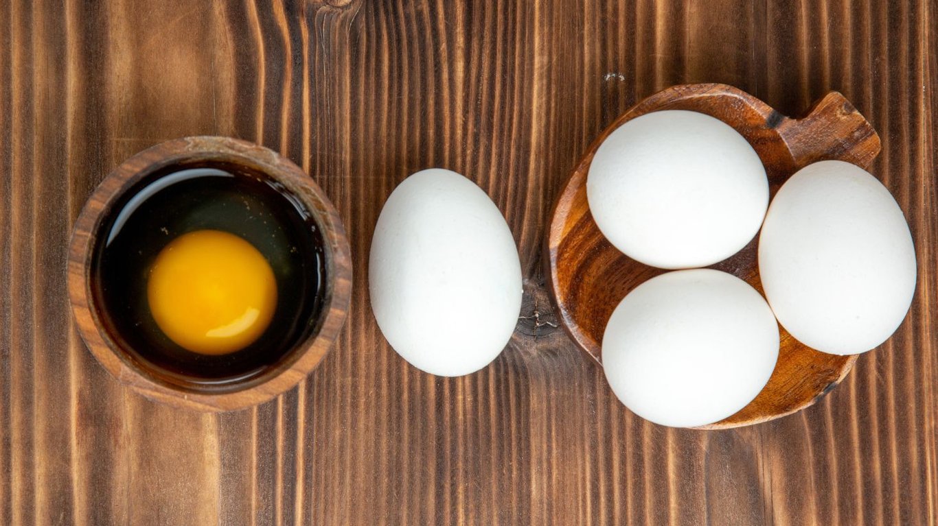 чим відрізняється жовтий жовток від помаранчевого 