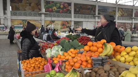 Ціни б'ють по гаманцю — фрукти на ринку Черемушки в Одесі - 290x166