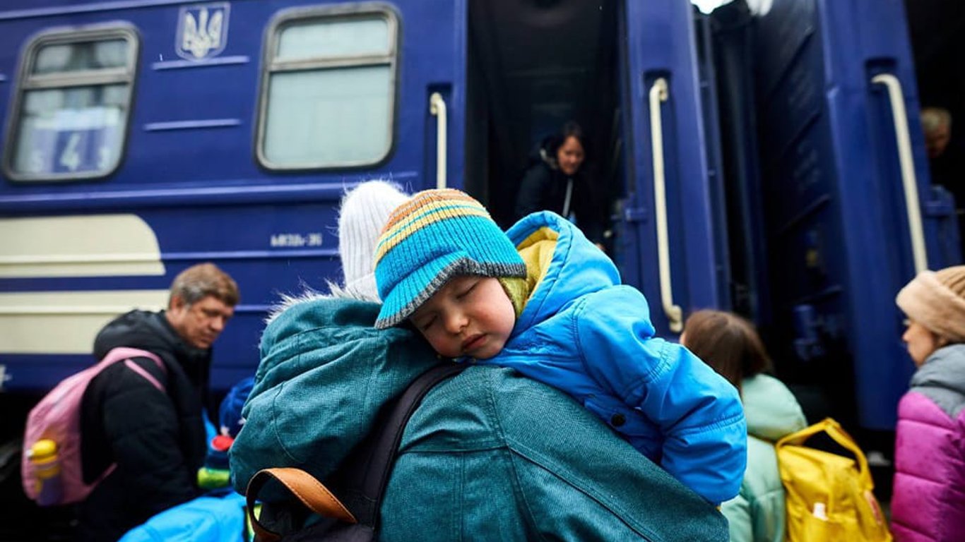 Минреинтеграции объявило принудительную эвакуацию детей из Донецкой области