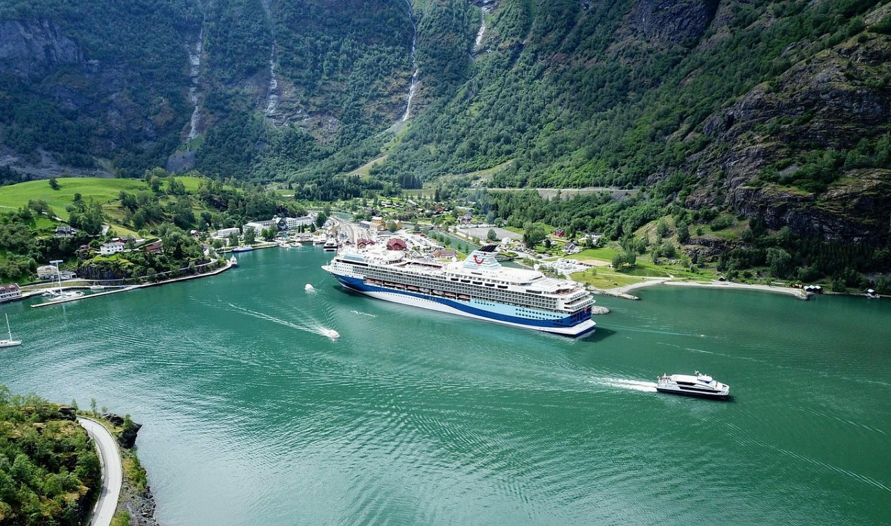 Atmospheric bars and incredible fjords — the European city — photo 1