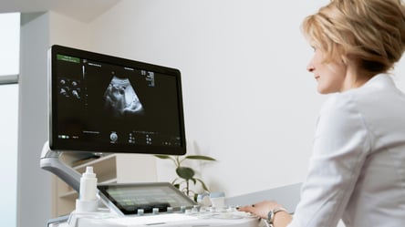 Менопауза після 40 років — чому це не вирок і як жити повноцінно - 290x166