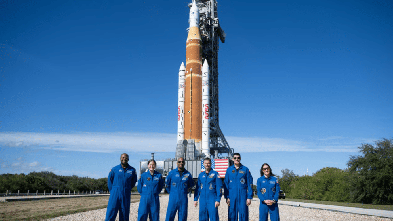 Астронавты NASA отправились на Луну впервые за 50 лет