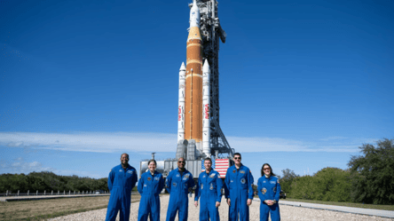 Астронавти NASA вирушили на Місяць вперше за 50 років - 304x171