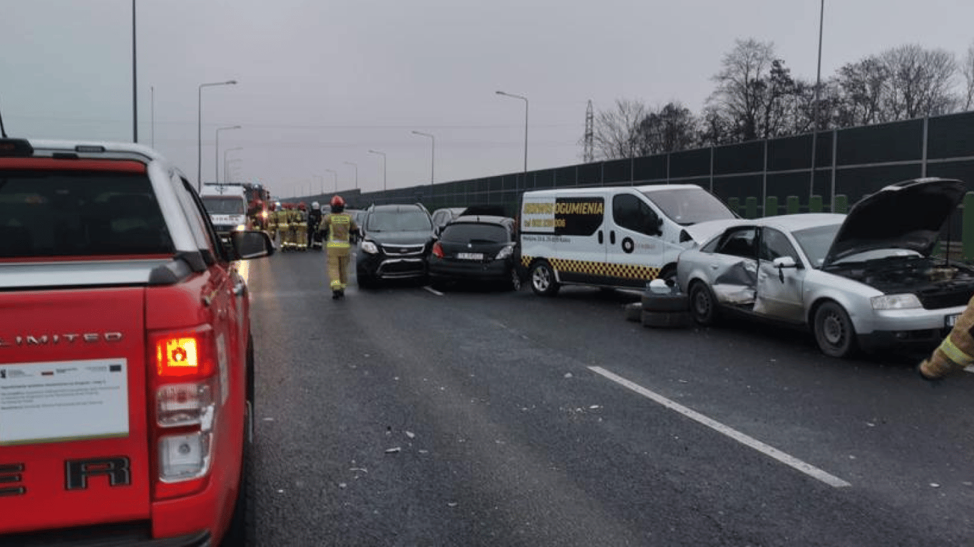 ДТП у Польщі – на дорозі зіткнулися 40 авто