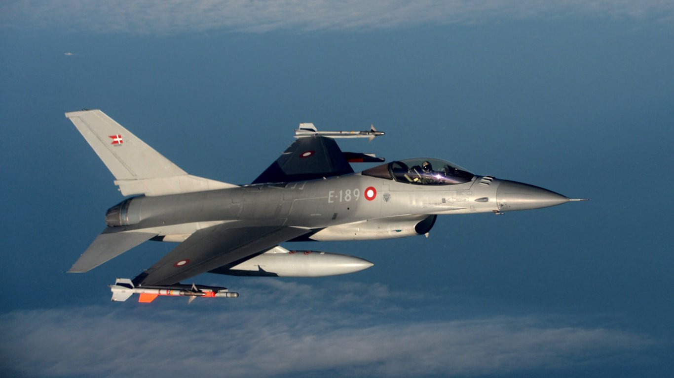 Кулеба розповів, чи існує загроза зриву передачі літаків F-16 Україні