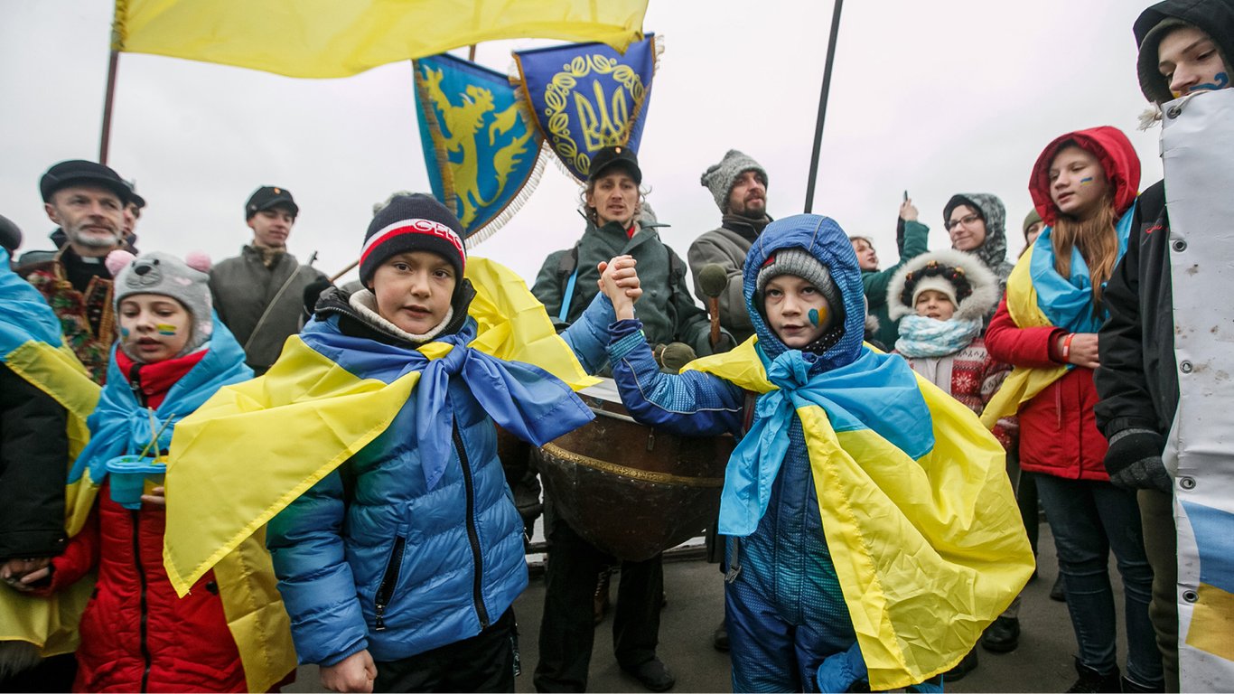 С Днем Соборности Украины 2024 — поздравления в прозе, стихах и открытках