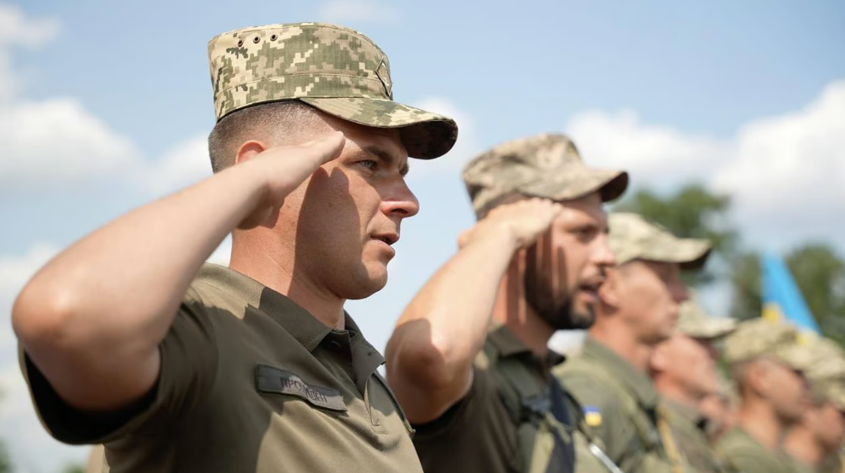 Военнослужащие на построении