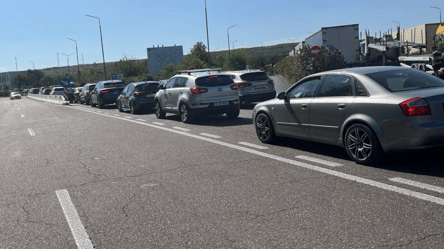 Затори на трасі Одеса-Рені — ситуація на кордоні з Молдовою - 285x160