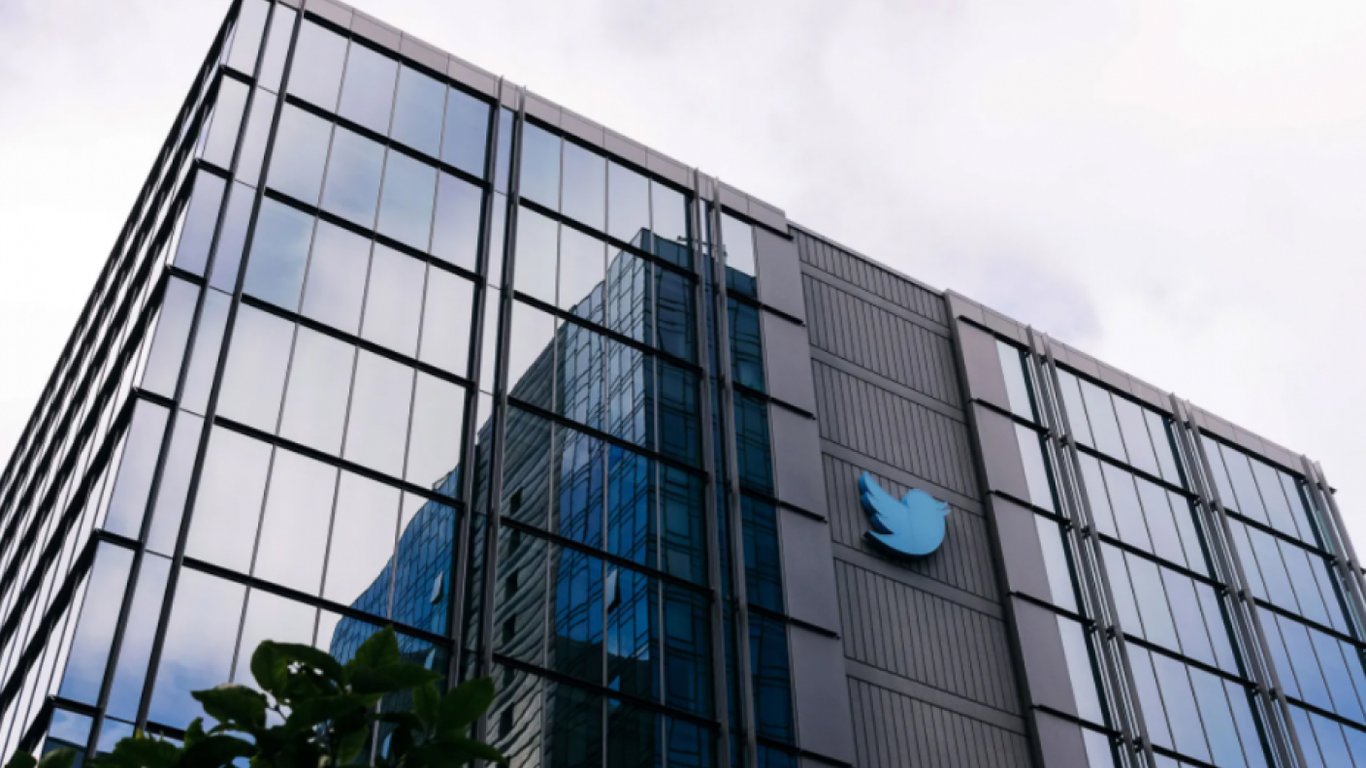 Сокращение сотрудников из Twitter -- почему увольняют людей