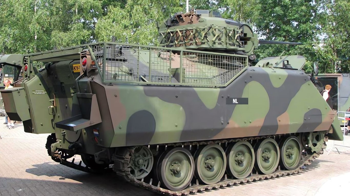 YPR-765 — нидерландские бронемашины, спасающие жизнь украинским военным - 250x140