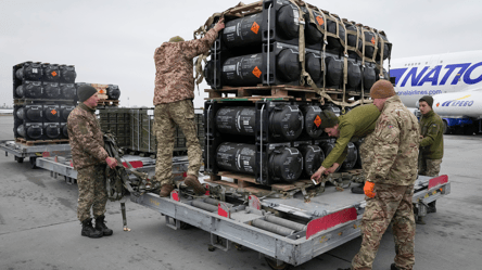 ЗМІ з'ясували, як ЄС відстає від плану щодо постачання зброї Україні — цифри вражають - 285x160