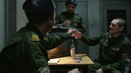 У Маріуполі окупанти отруюються алкоголем — четверо росіян померли - 285x160