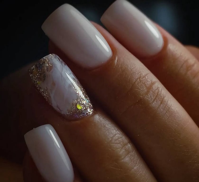 Цей елегантний манікюр легко зробити вдома