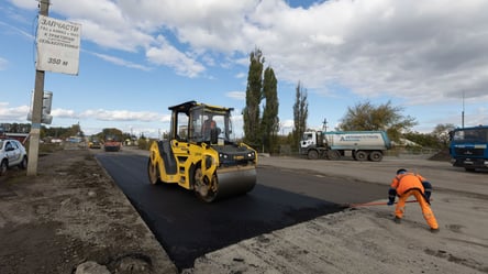 В Харьковской области разоблачили чиновника, допустившего некачественный ремонт дорог - 285x160