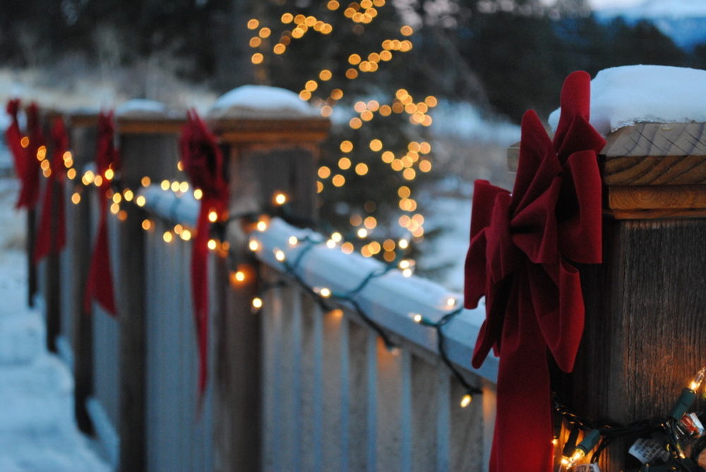 Як прикрасити огорожу до Новорічних свят