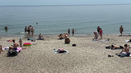 Несмотря на запрет посещения побережья, одесситы открыли пляжный сезон - 285x160