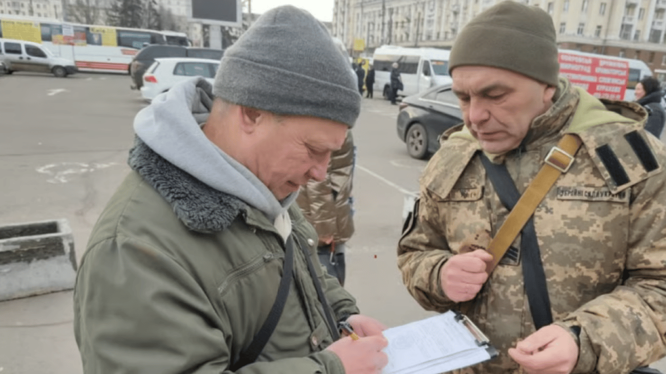 ТЦК мобилизовали харьковчанина несмотря на бронь: на чью сторону стал суд