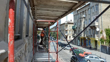 Три этажа за 2 миллиона — в Одессе отремонтируют жилой дом - 285x160