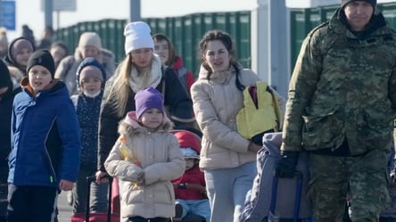 Помощь до 3 тыс. грн: кому из украинцев задерживают госвыплаты - 285x160