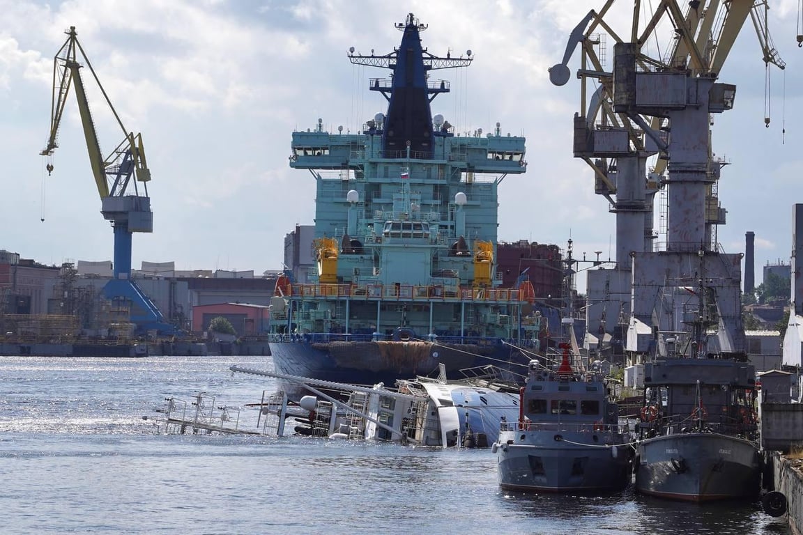 Потонулий буксир "Капітан Ушаков" у Росії