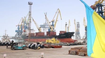 Россия целенаправленно уничтожает украинские порты — более 60 иностранных судов еще заблокировано - 285x160