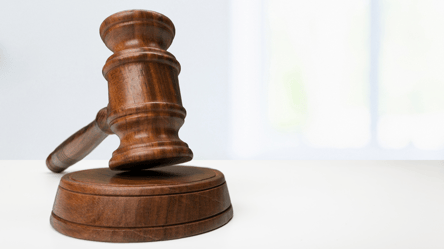 В Одесі військовий вкрав телефон в аптеці — яке покарання отримав - 290x160