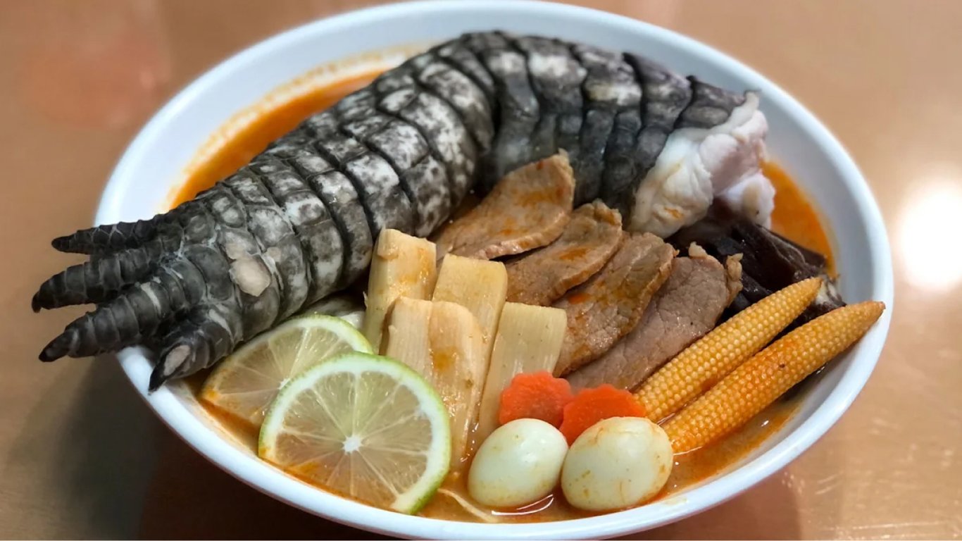 "Годзилла Рамен": в тайваньском ресторане создали блюдо с мясом крокодила